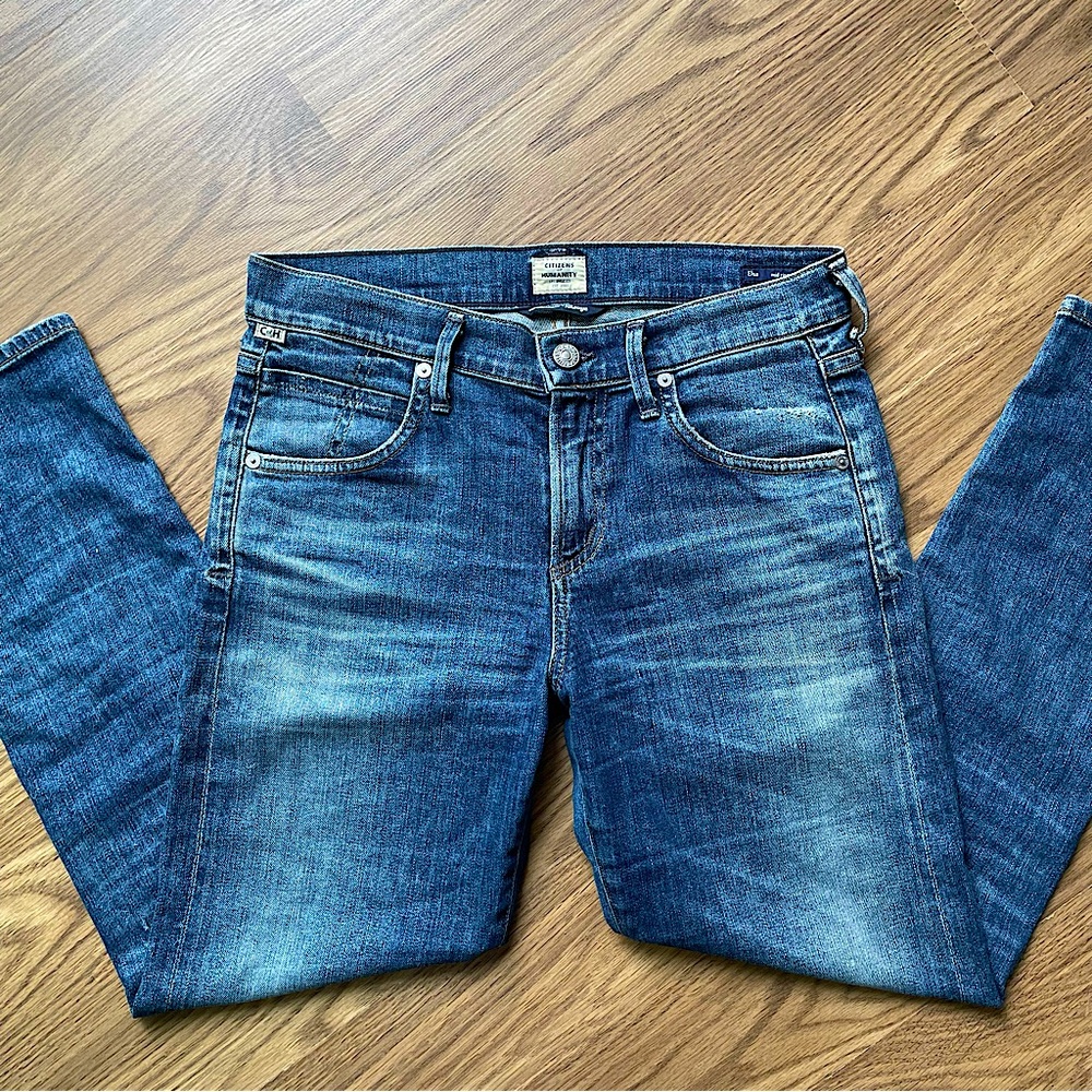 Elsa Mid Rise Slim Fit Crop